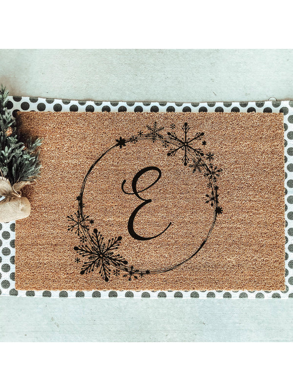 Initial in Snowflake Wreath Doormat / Christmas Door Mat / Winter / Holiday Doormat / Holiday Decor / Christmas Decor / Christmas Gift, Snow
