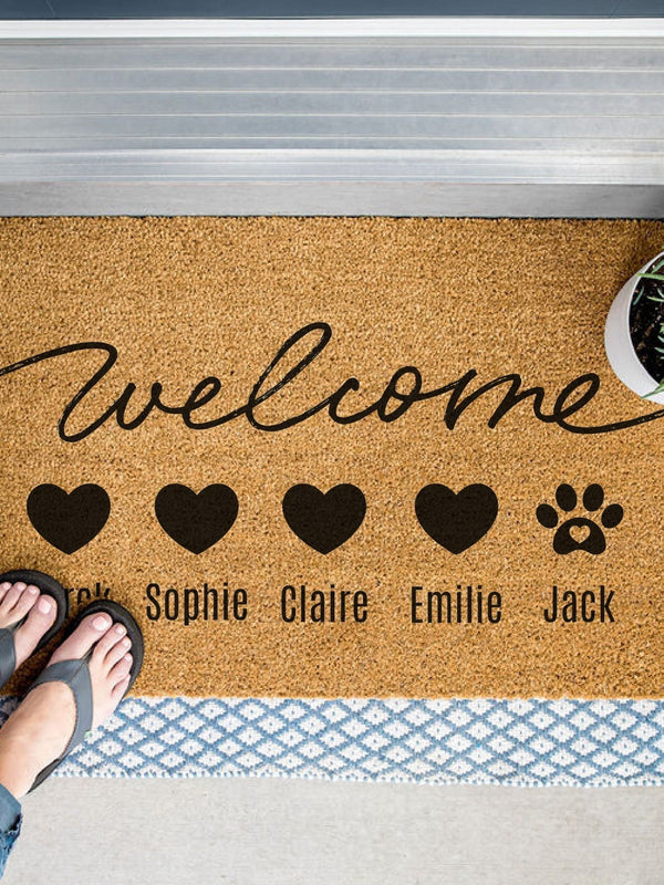 Family and Dog Welcome Mat, Family Names Doormat, Cute Dog Door Mat, Dog Front Doormat, Paw Print Outdoor Rug, Dog Lover Gift, Custom Mat